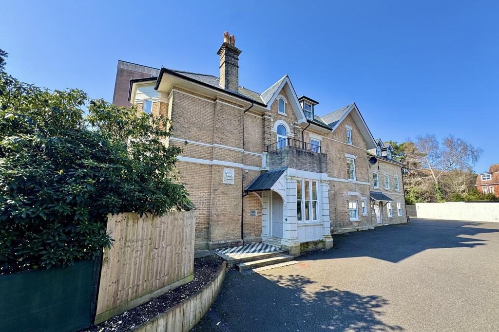 4 bed Apartment for rent in . From Avenue Estates - Bournemouth