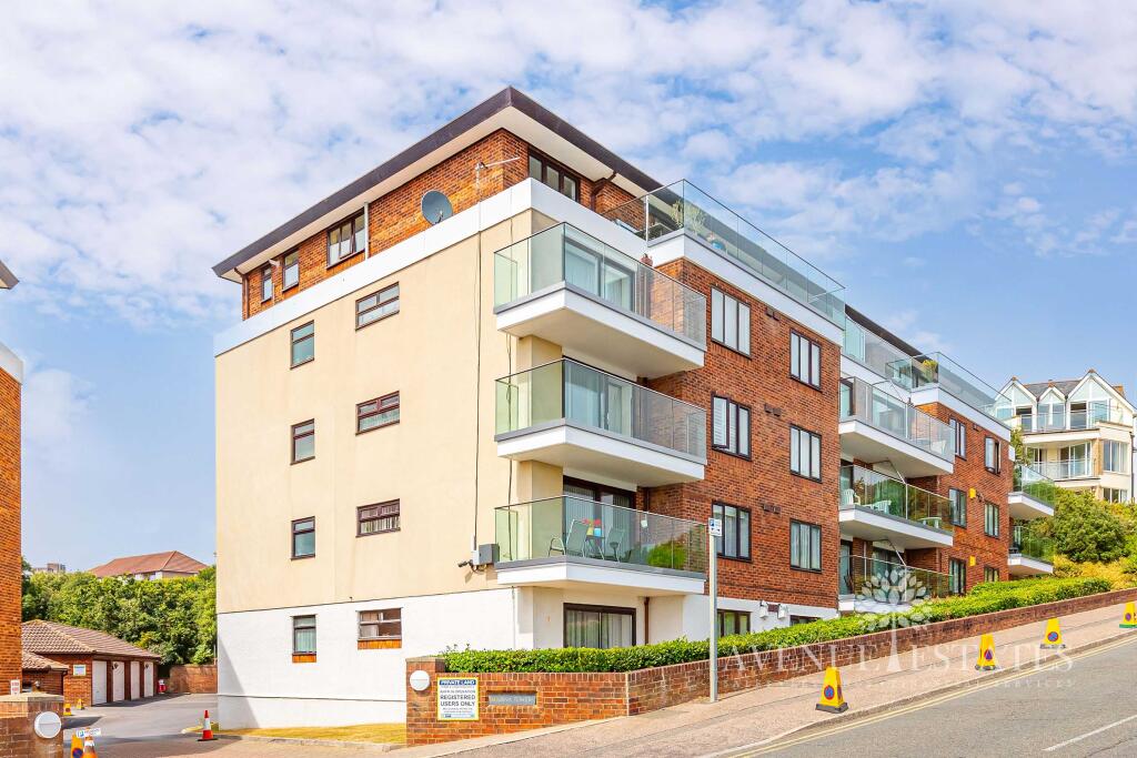 4 bed House (unspecified) for rent in Bournemouth. From Avenue Estates - Bournemouth