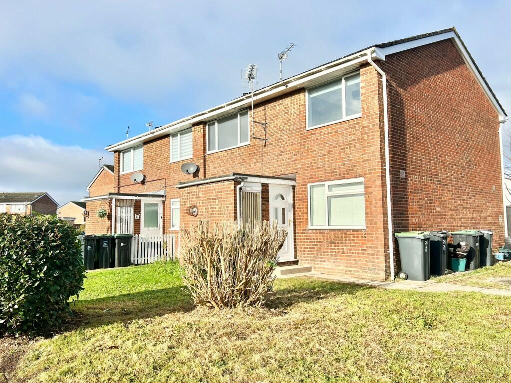 2 bed Apartment for rent in Trickett's Cross. From Avenue Estates - Bournemouth