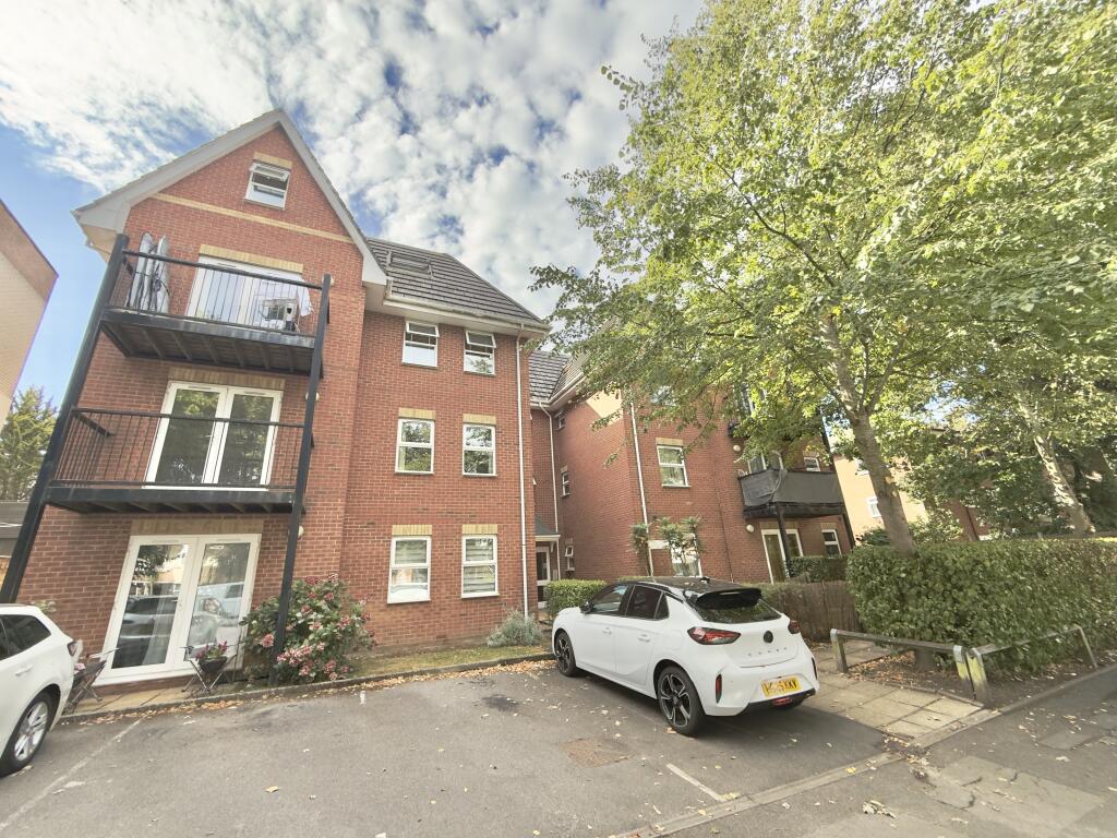 2 bed Apartment for rent in Bournemouth. From Avenue Estates - Bournemouth