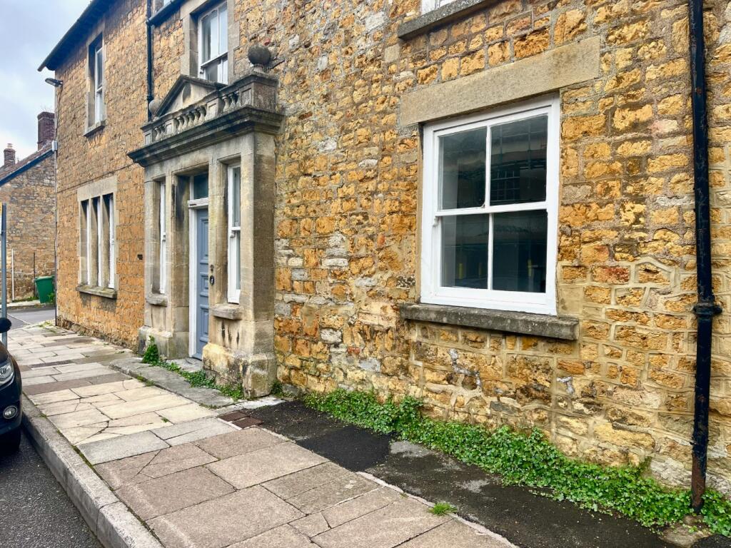 1 bed House (unspecified) for rent in Castle Cary. From Roderick Thomas - Wells 1 bed House (unspecified) for rent in Castle Cary. From Roderick Thomas - Wells