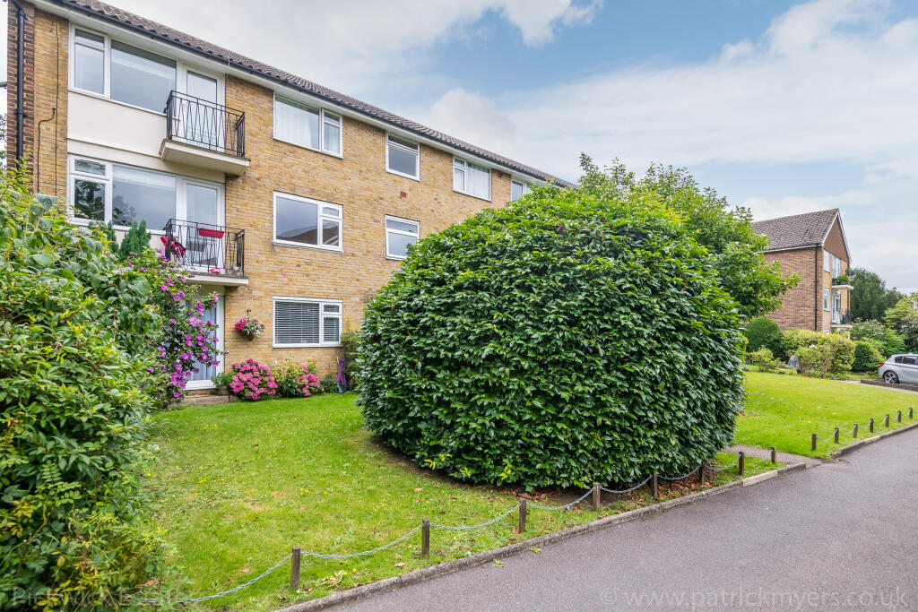2 bed 1st Floor Flat for rent in Beckenham. From Pickwick Estates - Dulwich