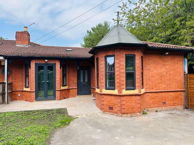2 bed Bungalow for rent in Stretford. From Hampshires Sales & Lettings Ltd - Heald Green