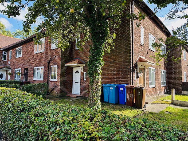 2 bed 1st Floor Flat for rent in Gatley. From Hampshires Sales & Lettings Ltd - Heald Green