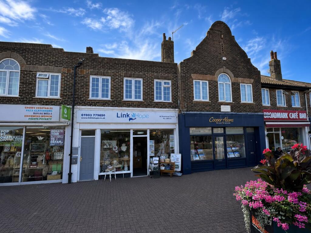2 bed 1st Floor Flat for rent in West Kingston. From Cooper Adams Estate Agents - East Preston 2 bed 1st Floor Flat for rent in West Kingston. From Cooper Adams Estate Agents - East Preston