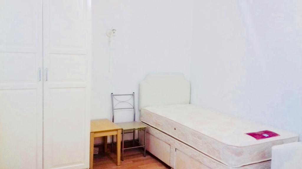 0 bed Studio Flat for rent in Hayes. From Sab Estate Agent Ltd - London