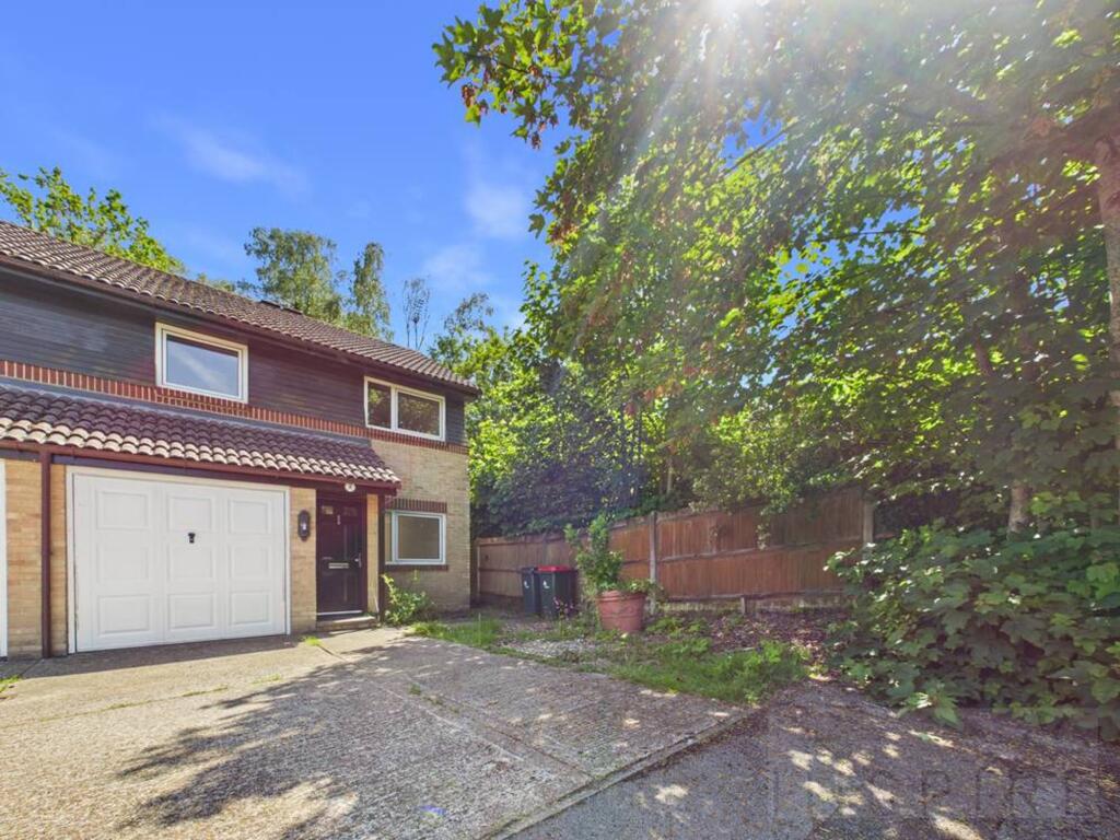 3 bed End of Terrace for rent in Copthorne. From Inspire Estates