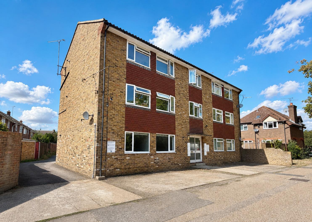 1 bed 1st Floor Flat for rent in Chelmsford. From Hamilton Piers - Great Notley Garden Village 1 bed 1st Floor Flat for rent in Chelmsford. From Hamilton Piers - Great Notley Garden Village