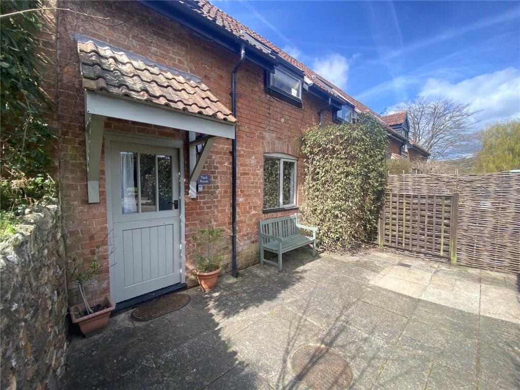 1 bed Mid Terraced House for rent in Sidmouth. From Greenslade Taylor Hunt - Honiton