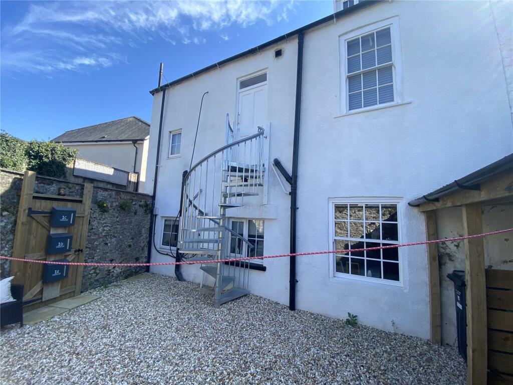2 bed Apartment for rent in Honiton. From Greenslade Taylor Hunt - Honiton