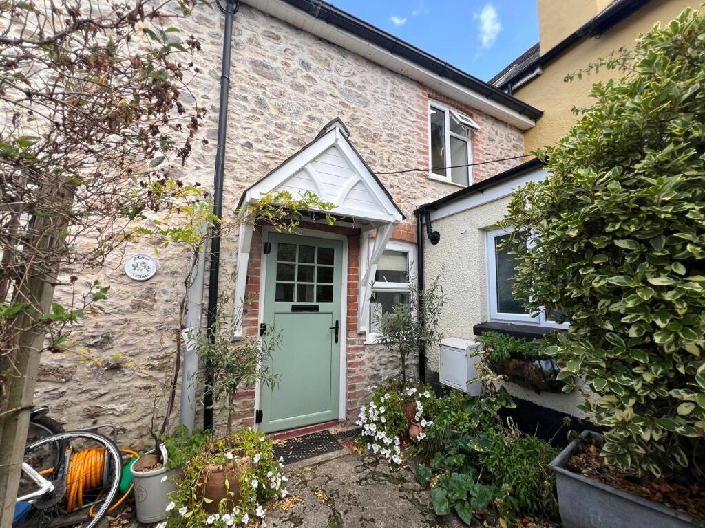 2 bed Semi Detached for rent in Honiton. From Greenslade Taylor Hunt - Honiton 2 bed Semi Detached for rent in Honiton. From Greenslade Taylor Hunt - Honiton