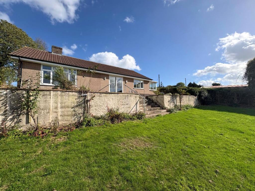 2 bed Bungalow for rent in Stockland. From Greenslade Taylor Hunt - Honiton