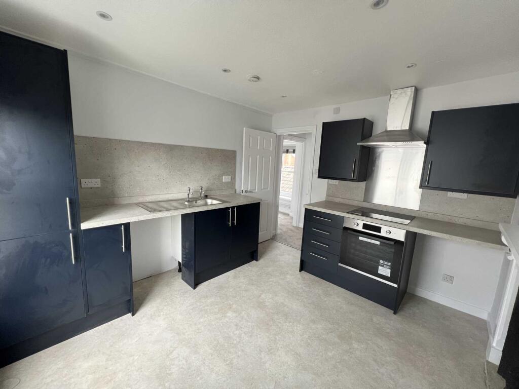 1 bed 1st Floor Flat for rent in Chard. From Savill Andrews - Chard