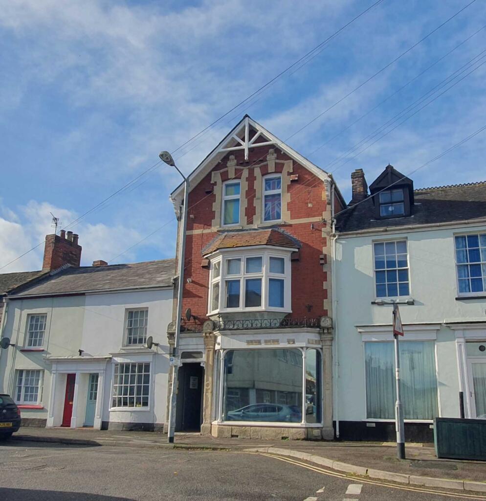 1 bed 1st Floor Flat for rent in Chard. From Savill Andrews - Chard