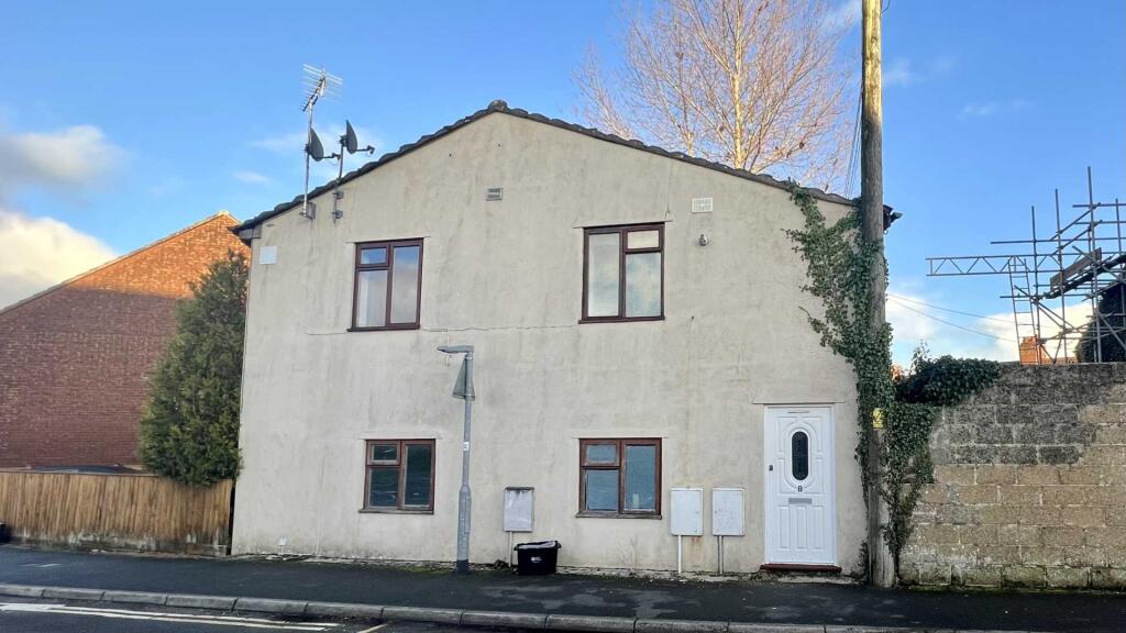 2 bed 1st Floor Flat for rent in Chard. From Savill Andrews - Chard 2 bed 1st Floor Flat for rent in Chard. From Savill Andrews - Chard