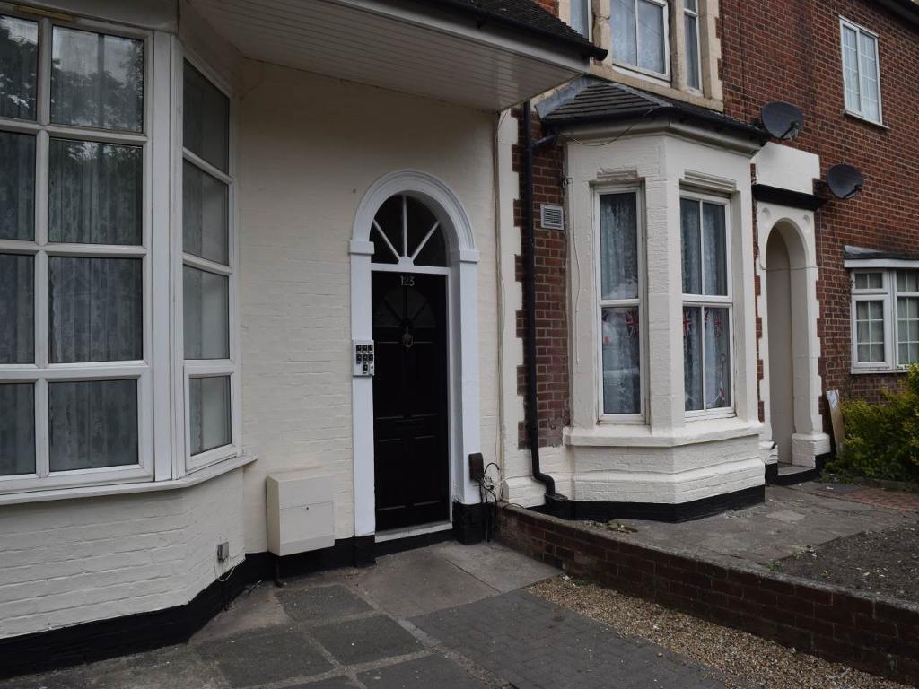 0 bed 1st Floor Flat for rent in Southampton. From Tenant Direct - Southampton