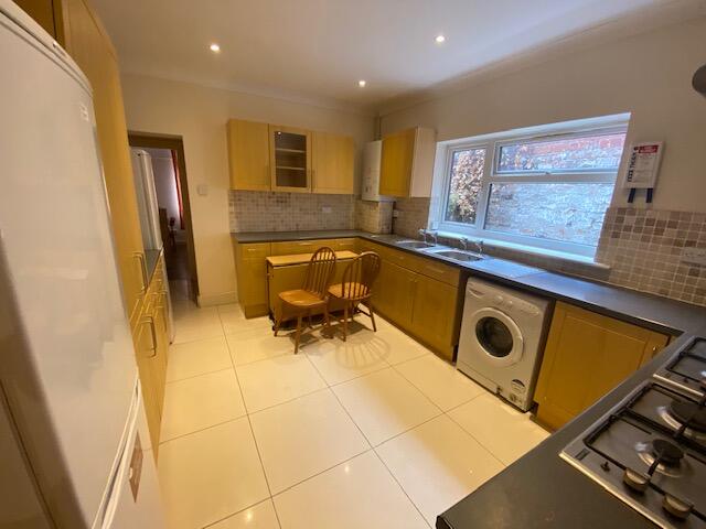 6 bed Detached for rent in Southampton. From Tenant Direct - Southampton