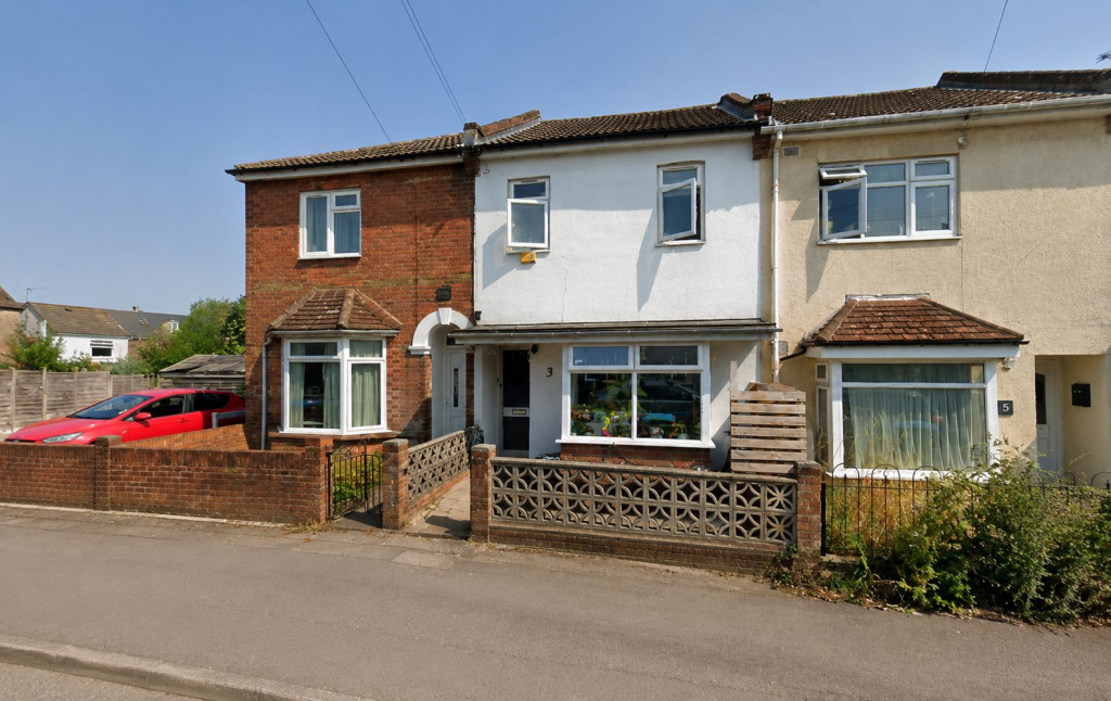4 bed Mid Terraced House for rent in Southampton. From Tenant Direct - Southampton