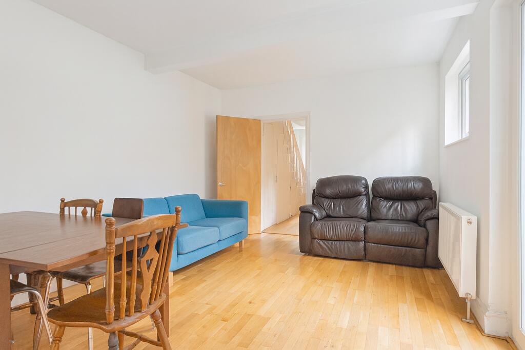 6 bed Mid Terraced House for rent in Southampton. From Tenant Direct - Southampton