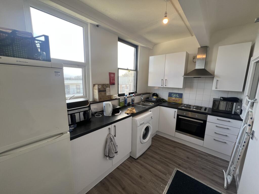 3 bed 1st Floor Flat for rent in Southampton. From Tenant Direct - Southampton