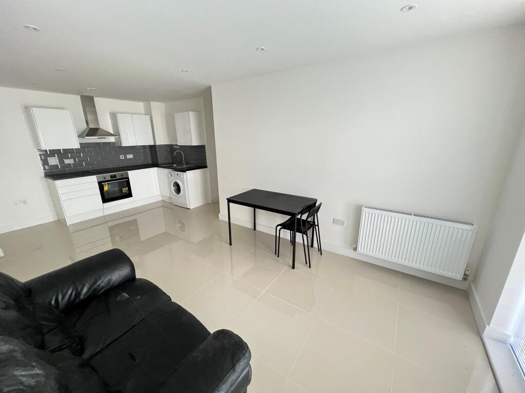 3 bed 1st Floor Flat for rent in Southampton. From Tenant Direct - Southampton