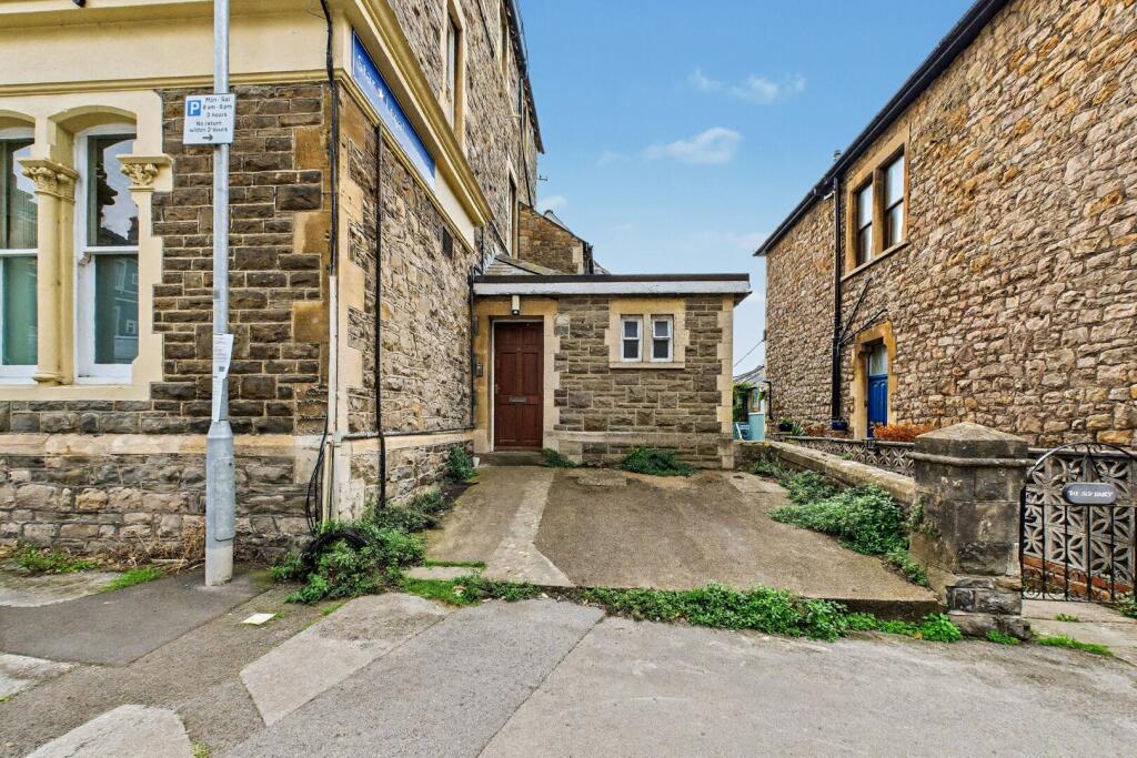 2 bed 1st Floor Flat for rent in Clevedon. From Mark Templer - Clevedon