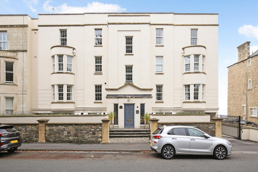 2 bed 1st Floor Flat for rent in Clevedon. From Mark Templer - Clevedon