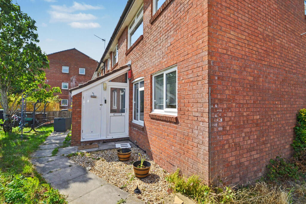 1 bed 1st Floor Flat for rent in Kenn. From Mark Templer - Clevedon