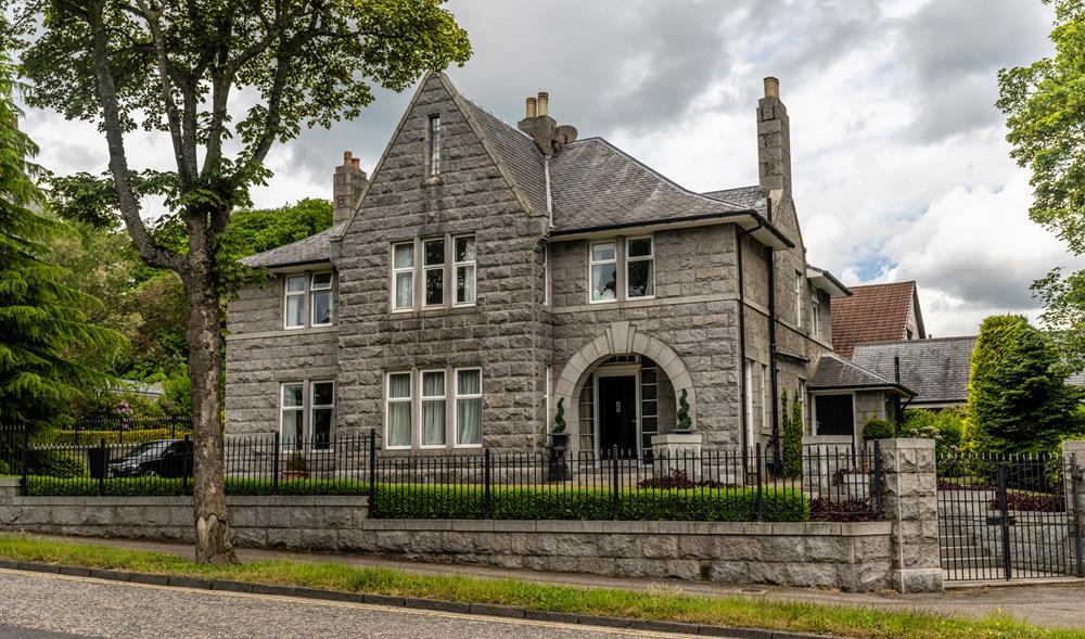5 bed Detached for rent in Aberdeen. From Aberdeen Property Leasing - Aberdeen 5 bed Detached for rent in Aberdeen. From Aberdeen Property Leasing - Aberdeen