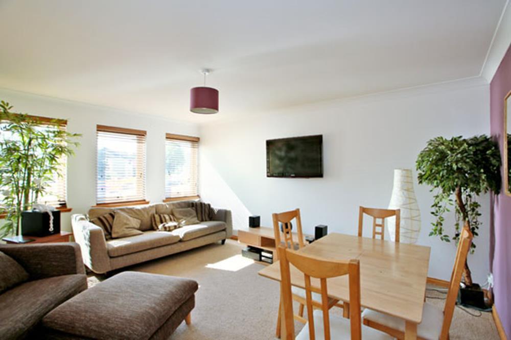 2 bed 1st Floor Flat for rent in Aberdeen. From Aberdeen Property Leasing - Aberdeen 2 bed 1st Floor Flat for rent in Aberdeen. From Aberdeen Property Leasing - Aberdeen