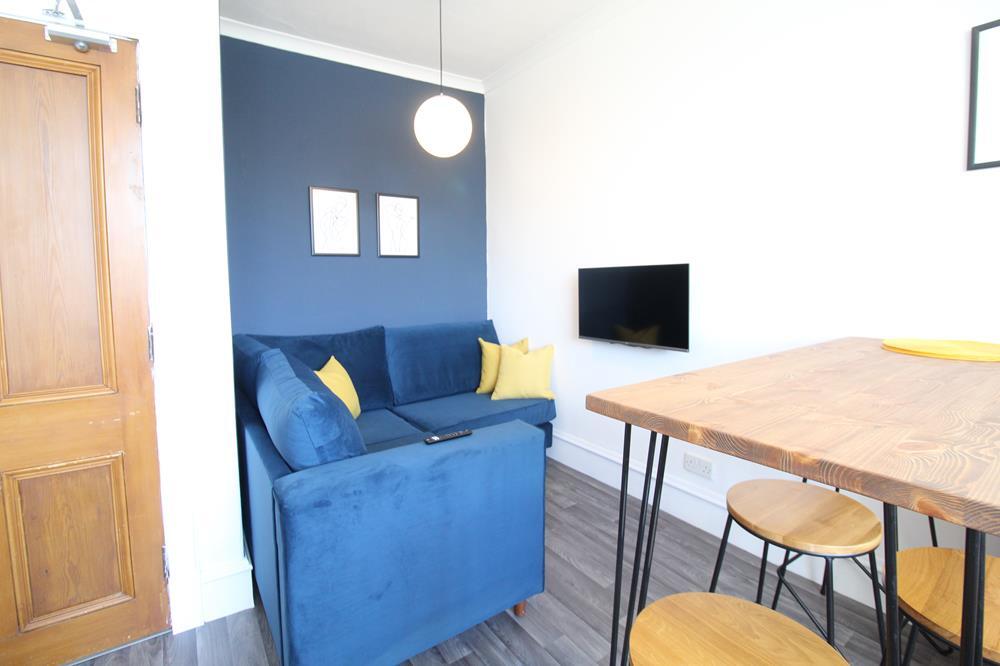 4 bed 1st Floor Flat for rent in Aberdeen. From Aberdeen Property Leasing - Aberdeen 4 bed 1st Floor Flat for rent in Aberdeen. From Aberdeen Property Leasing - Aberdeen