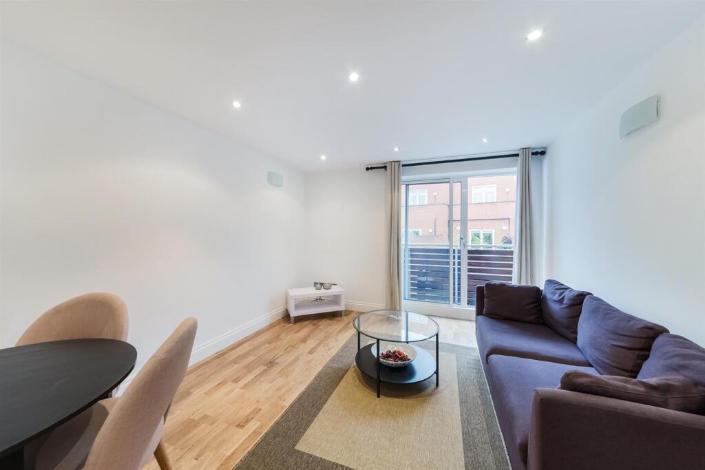 2 bed 1st Floor Flat for rent in Battersea. From Urban Lettings Battersea