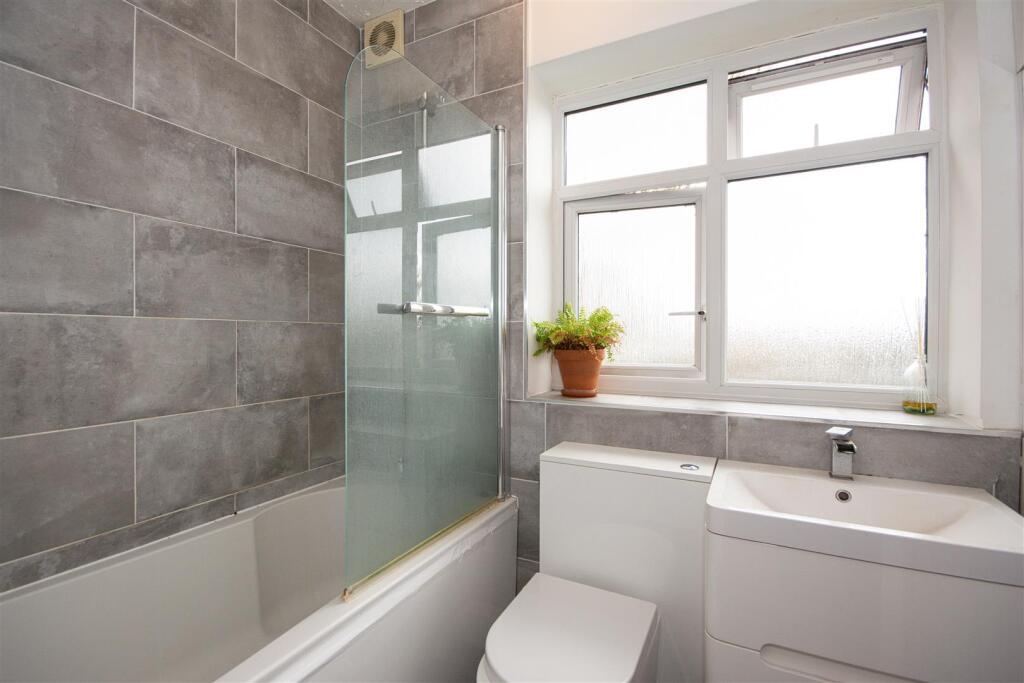 1 bed 1st Floor Flat for rent in Battersea. From Urban Lettings Battersea