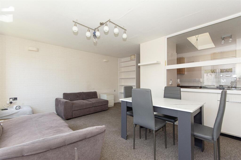 1 bed 1st Floor Flat for rent in Battersea. From Urban Lettings Battersea 1 bed 1st Floor Flat for rent in Battersea. From Urban Lettings Battersea