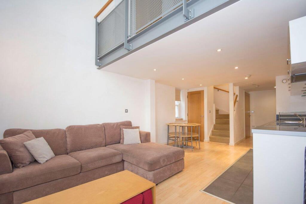 1 bed 1st Floor Flat for rent in Stoke Newington. From Urban Lettings Battersea
