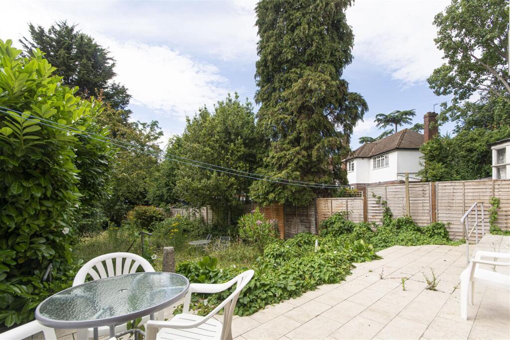 5 bed Detached for rent in Streatham. From Urban Lettings Battersea 5 bed Detached for rent in Streatham. From Urban Lettings Battersea