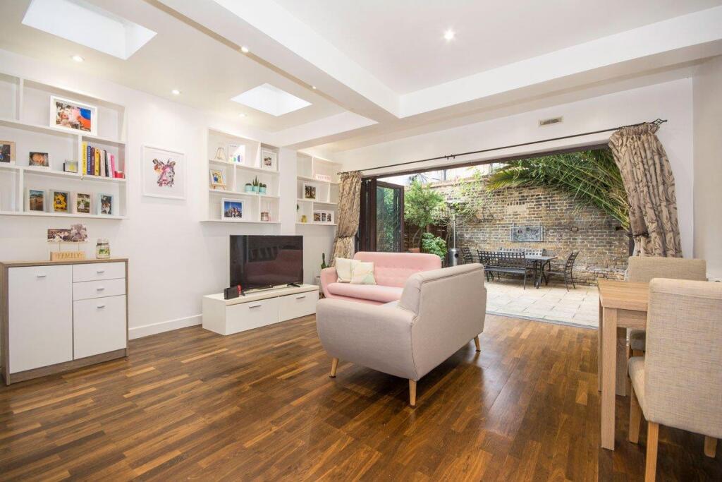 2 bed 1st Floor Flat for rent in Battersea. From Urban Lettings Battersea 2 bed 1st Floor Flat for rent in Battersea. From Urban Lettings Battersea