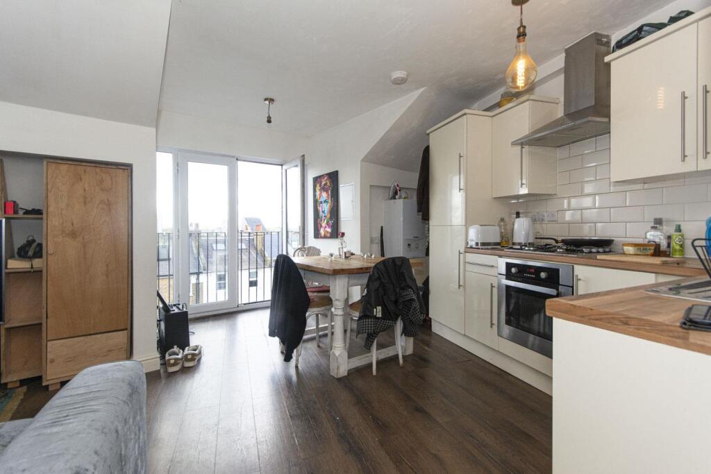 4 bed Studio for rent in Battersea. From Urban Lettings Battersea 4 bed Studio for rent in Battersea. From Urban Lettings Battersea
