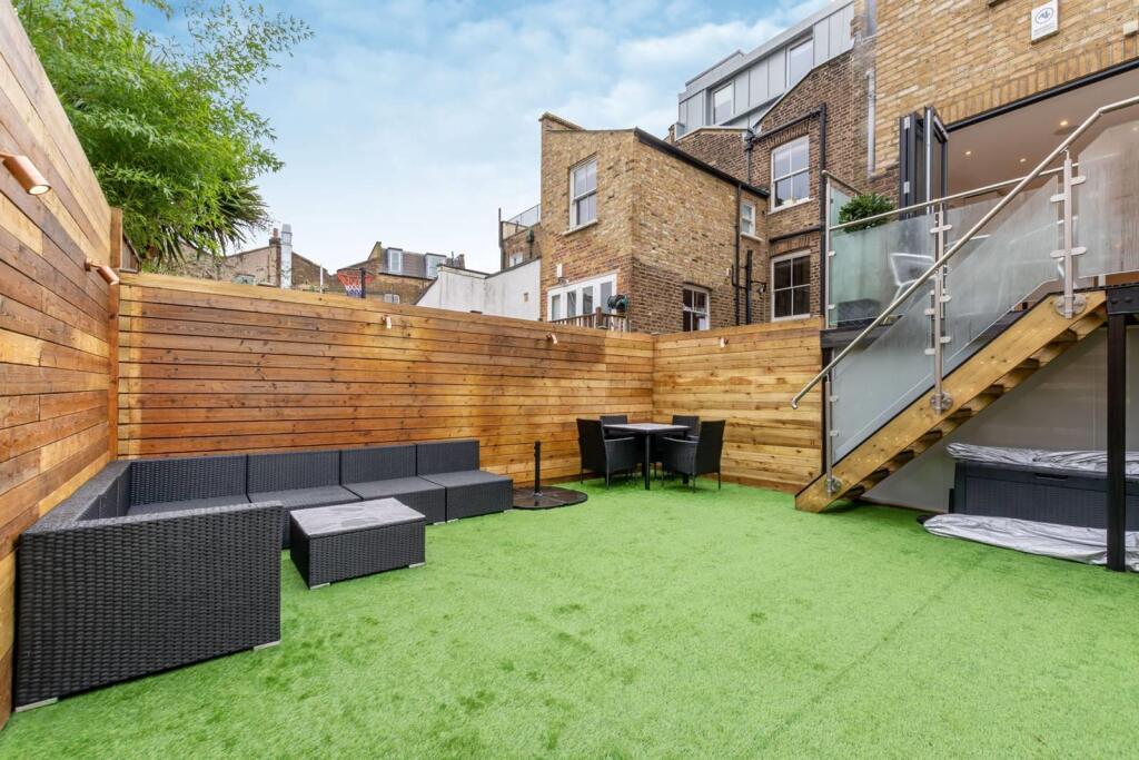 4 bed Detached for rent in Battersea. From Urban Lettings Battersea