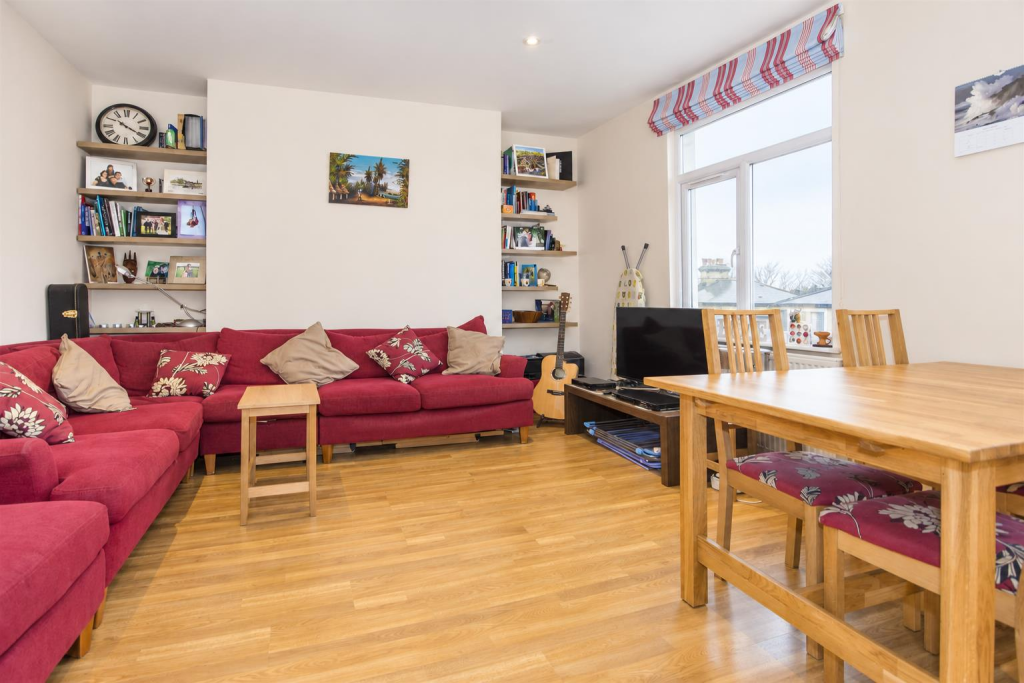 2 bed 1st Floor Flat for rent in Merton. From Urban Lettings Battersea 2 bed 1st Floor Flat for rent in Merton. From Urban Lettings Battersea