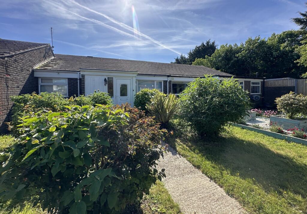 2 bed Bungalow for rent in Martin Mill. From Jenkinson Estates - Deal 2 bed Bungalow for rent in Martin Mill. From Jenkinson Estates - Deal