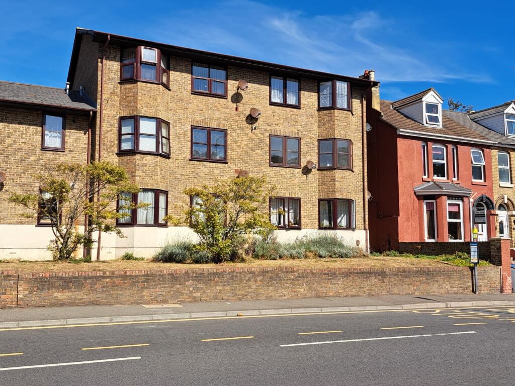 1 bed 1st Floor Flat for rent in Dover. From Jenkinson Estates - Deal