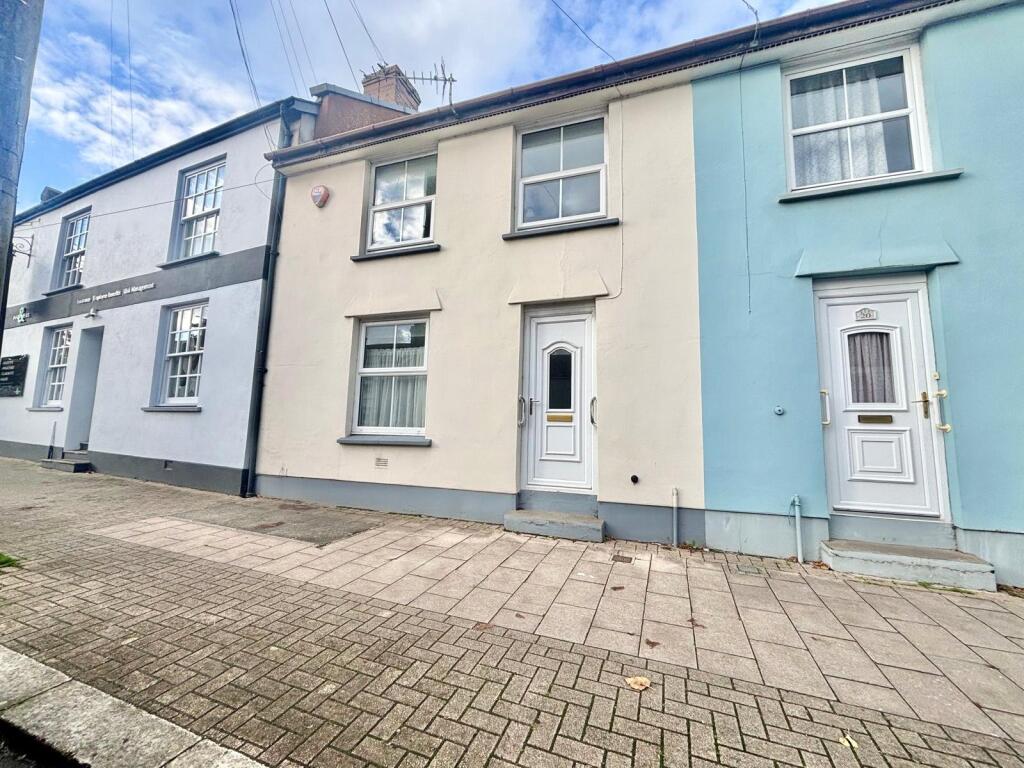 3 bed Mid Terraced House for rent in South Molton. From Greenslade Taylor Hunt - South Molton