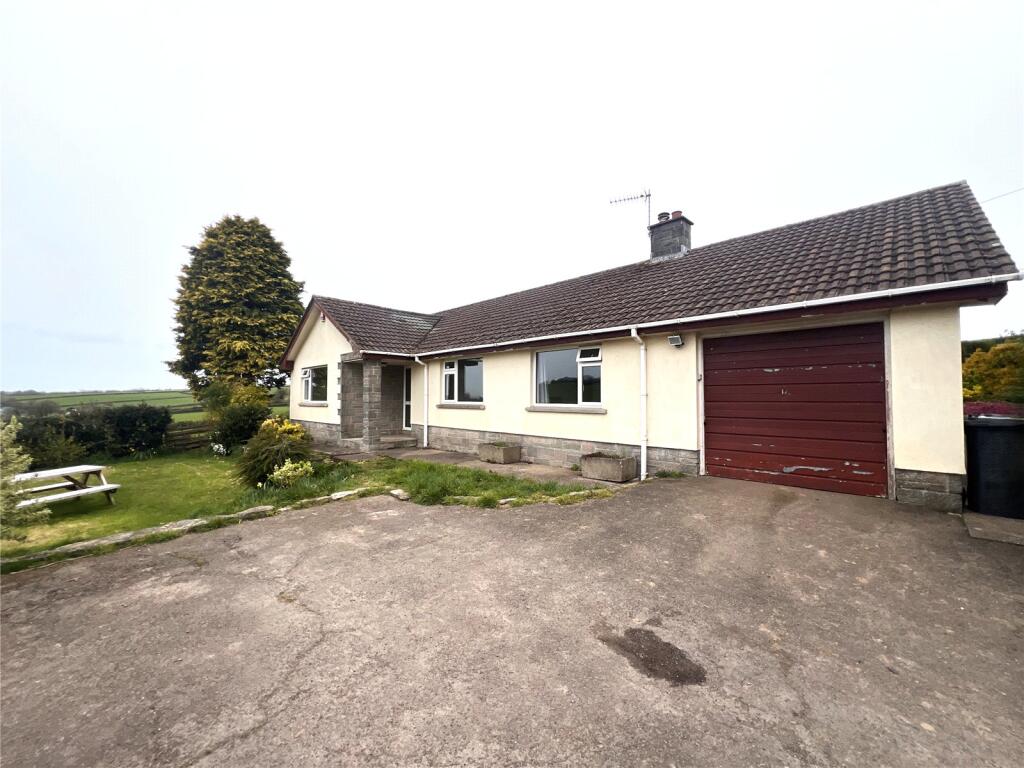 3 bed Bungalow for rent in North Molton. From Greenslade Taylor Hunt - South Molton 3 bed Bungalow for rent in North Molton. From Greenslade Taylor Hunt - South Molton