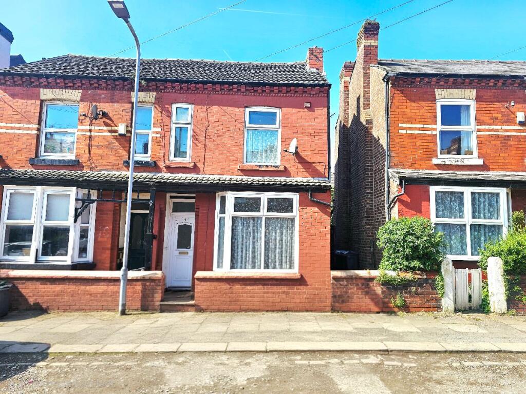 3 bed Semi Detached for rent in Stockport. From Lancashire Properties - Manchester