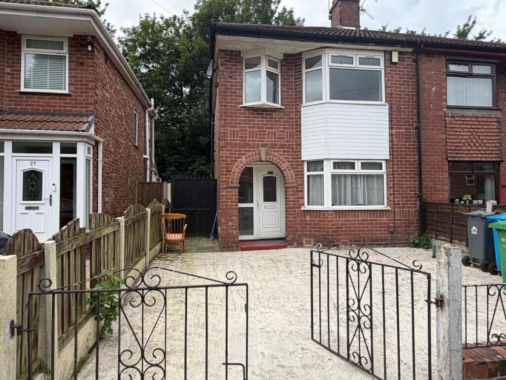3 bed Semi Detached for rent in Stockport. From Lancashire Properties - Manchester