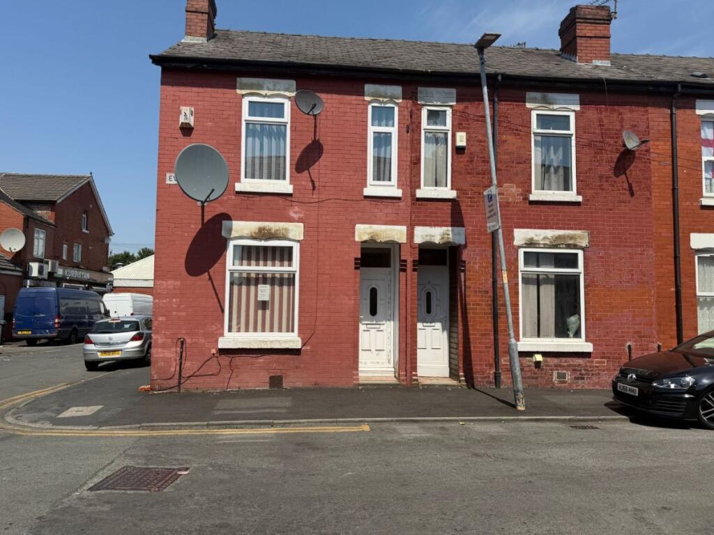 4 bed Mid Terraced House for rent in Manchester. From Lancashire Properties - Manchester