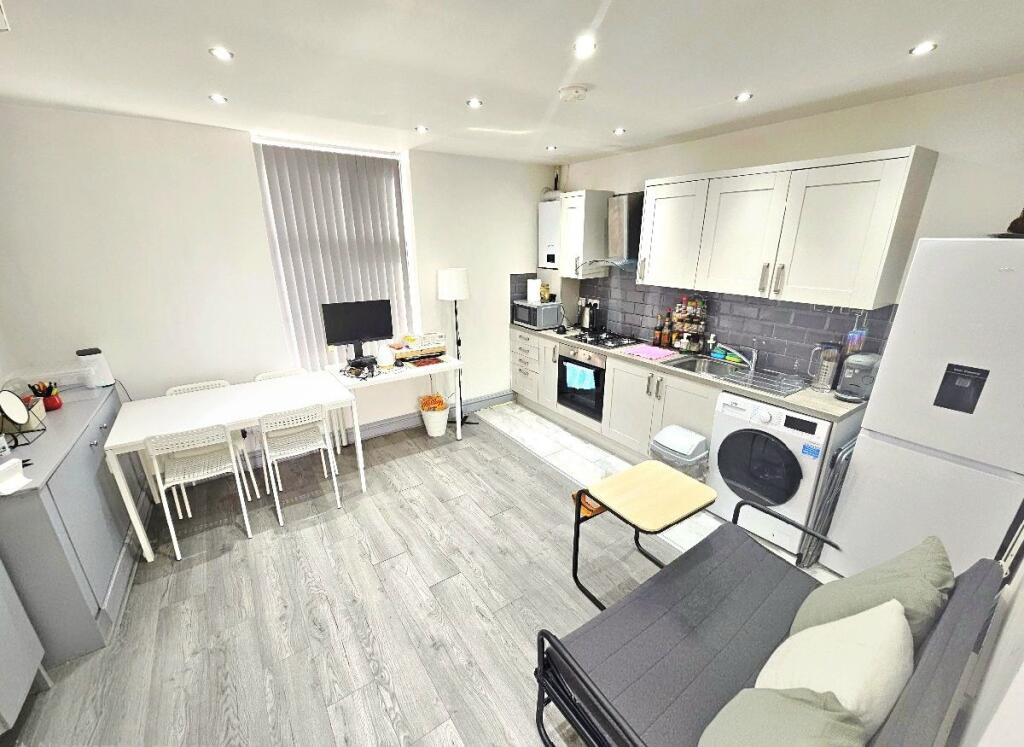 1 bed 1st Floor Flat for rent in Stockport. From Lancashire Properties - Manchester