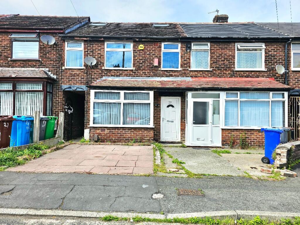 4 bed Mid Terraced House for rent in Rhodes. From Lancashire Properties - Manchester