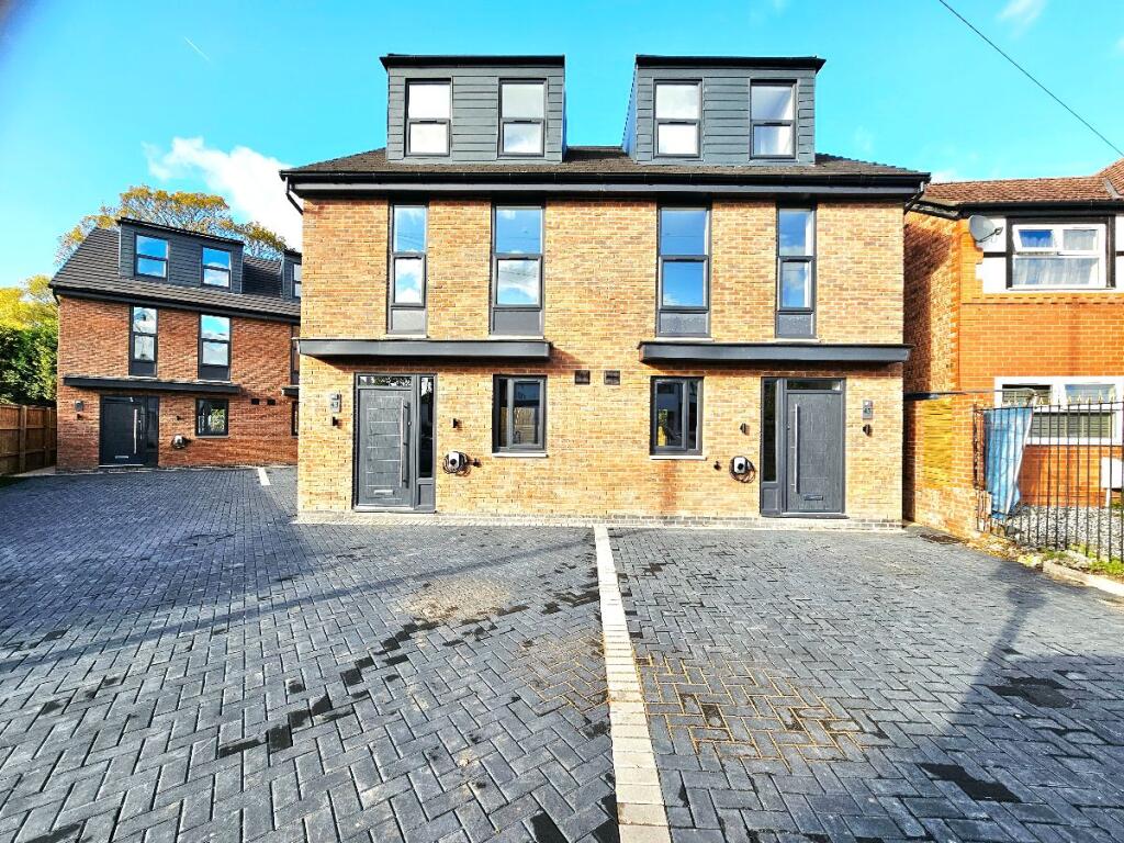 4 bed Semi Detached for rent in Stockport. From Lancashire Properties - Manchester 4 bed Semi Detached for rent in Stockport. From Lancashire Properties - Manchester